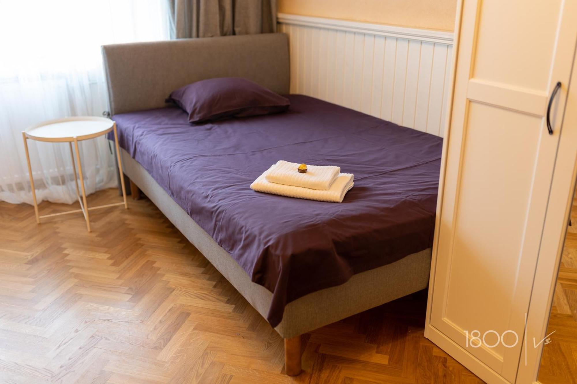 1800 By Vince Stay - Private Rooms In Town Hall Square Tartu Eksteriør bilde
